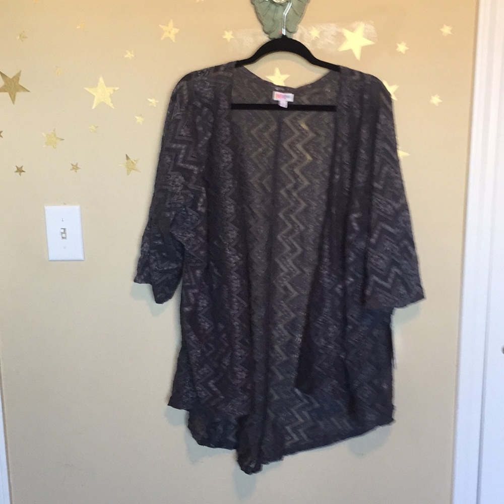 NWT Lularoe Lindsay (L) Grey Chevron Lace Kimono